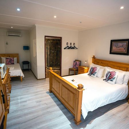 Villa Olive Grove Guest Farm à Beaufort West Extérieur photo