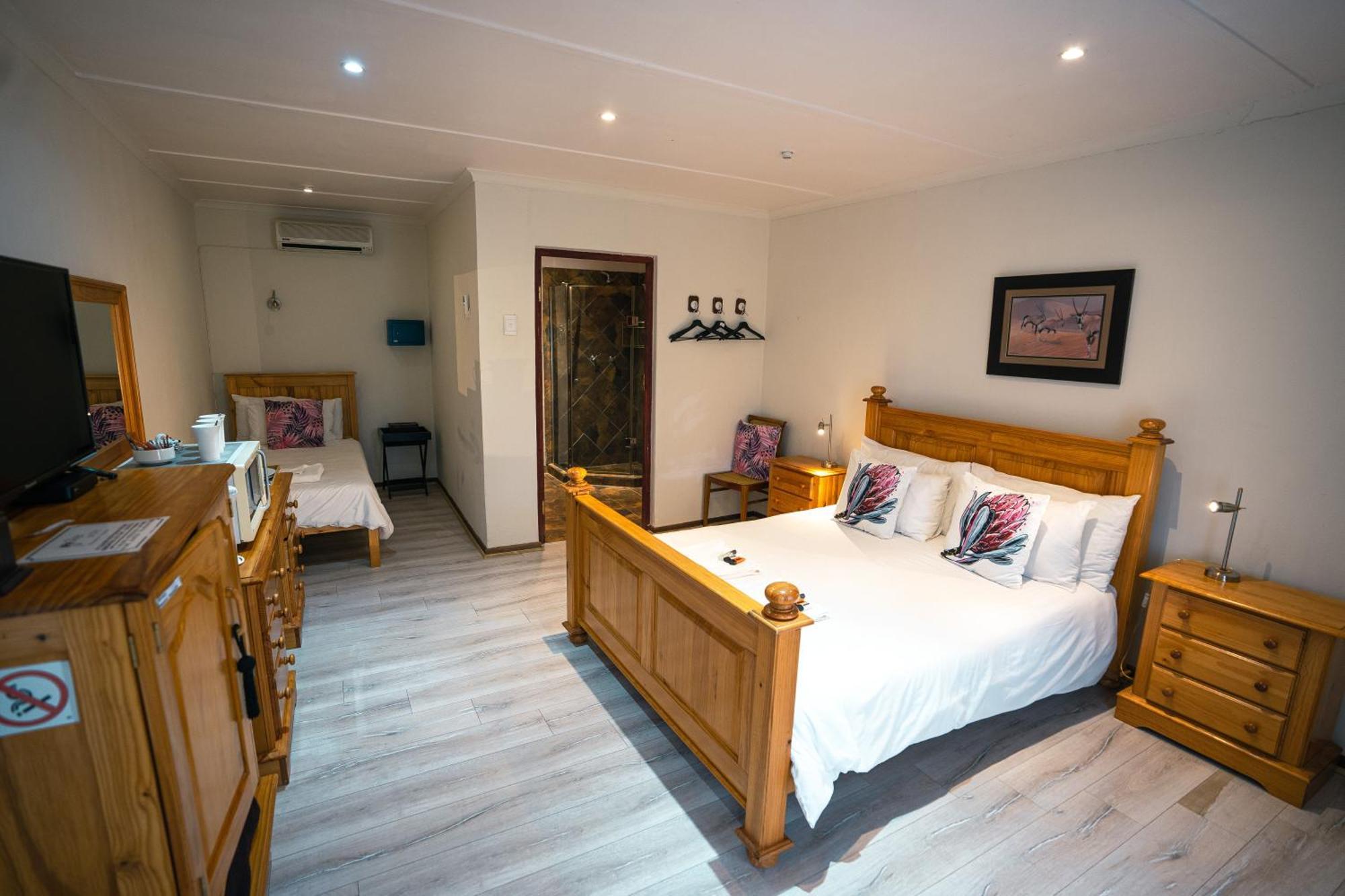 Villa Olive Grove Guest Farm à Beaufort West Extérieur photo