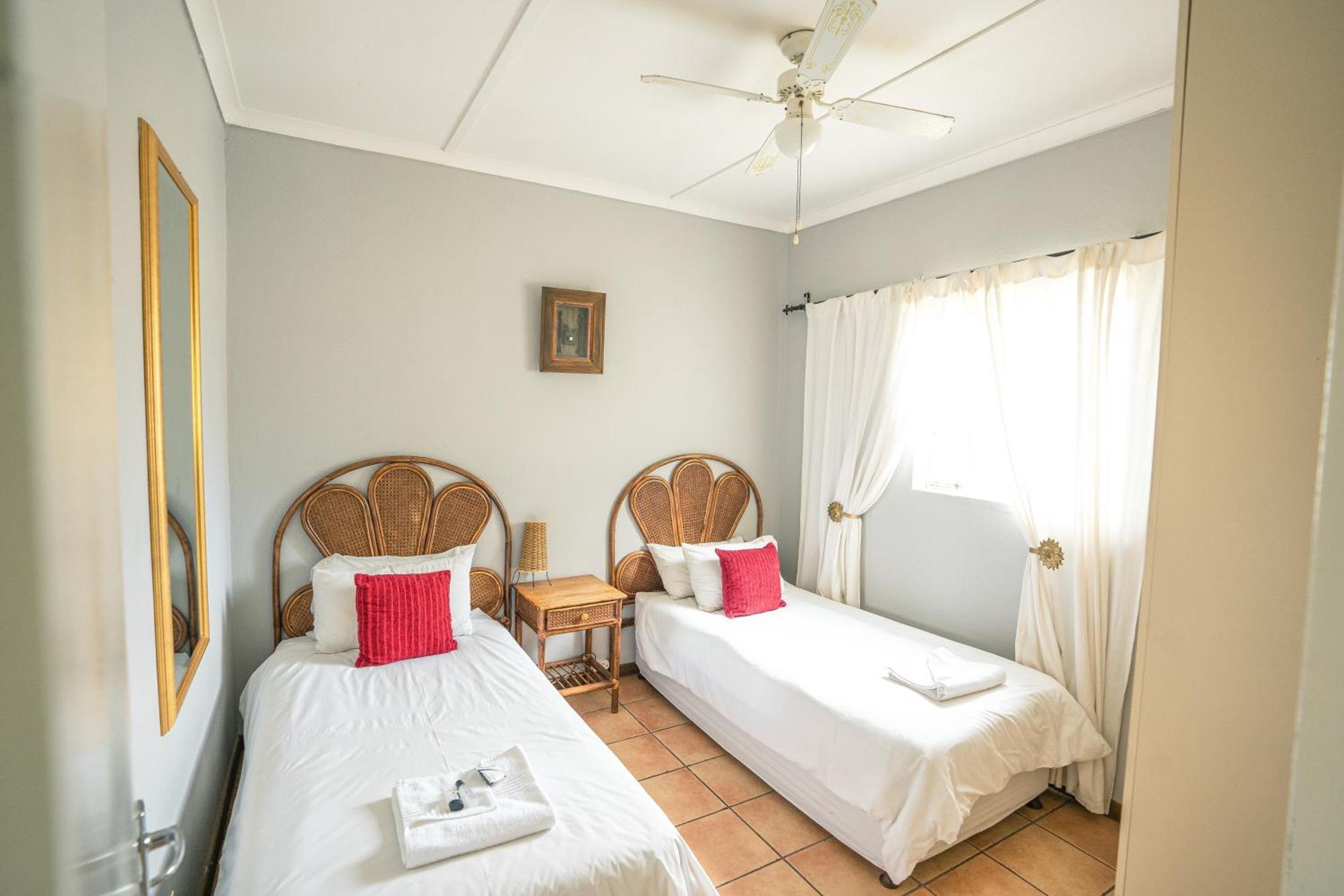 Villa Olive Grove Guest Farm à Beaufort West Extérieur photo
