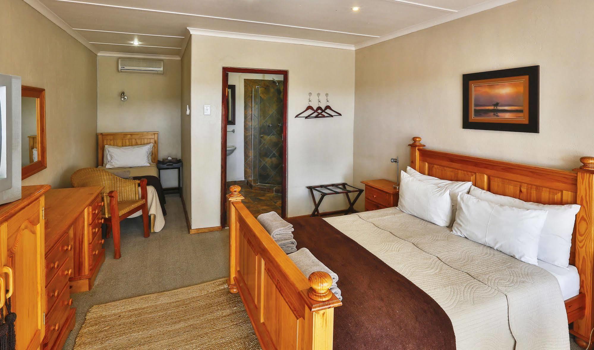 Villa Olive Grove Guest Farm à Beaufort West Extérieur photo